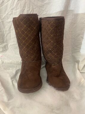 Women's Quilted Brown Mid-Calf Winter Boots